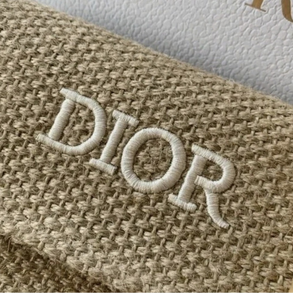 Dior VIP Raffia Bag - Picture 3 of 10